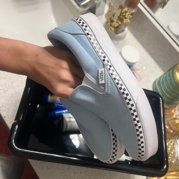 Vans - Picture 4 of 7